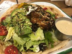 照烧鸡肉配牛油果拉法沙拉-HELLO 27 意面·沙拉·帕尼尼