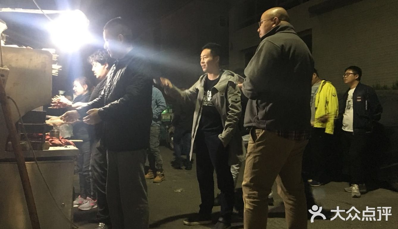 踩点儿十里河阿龙烤串