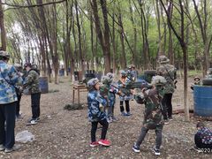 -亲兄弟真人CS团建拓展基地