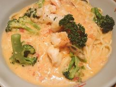 茄酱鲜虾西兰花意粉-Lia Cafe Bar Restaurant松山咖啡屋