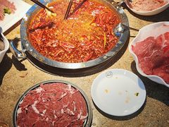 -茅草房·河畔园林火锅