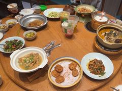 -吃饭皇帝大土家民族菜(荟聚店)