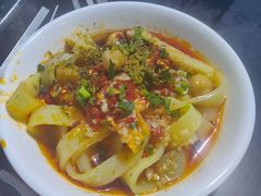 -烤肉小伙烤肉店