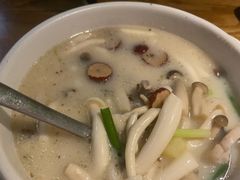 暖胃胡椒猪肚菌汤-弄堂里(雨花客厅店)