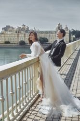 点击看大图 欧美时尚-挪娅婚纱摄影皇家会所