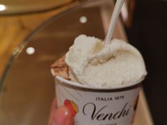 -VENCHI 闻绮(上海佛罗伦萨小镇店)