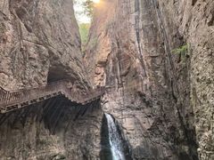 -龙潭大峡谷