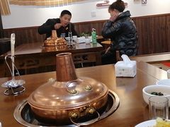 大堂-岳记兴隆·青城腊排铜火锅(融创店)