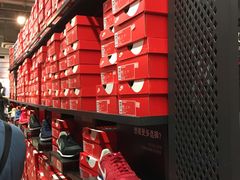 -NIKE上海青浦换季优惠店