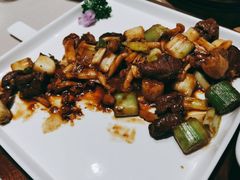 山菌葱爆雪花牛肉-尚一汤·粤菜海鲜(环球港店)