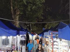 -吴山路夜市