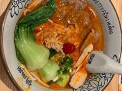 苗家红酸汤牛肉粉-俏凤凰(美林M·LIVE天地东座店)