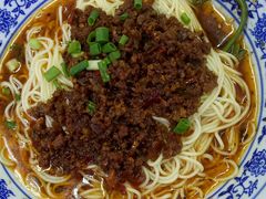 -渝之汇牛肉豌杂面