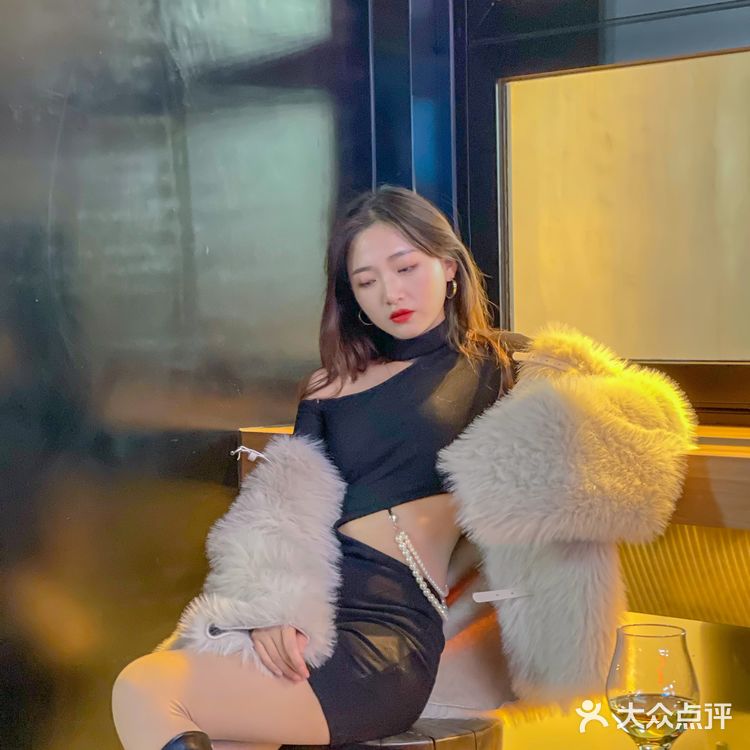 重庆氛围感NO1⃣️餐酒吧，拍照微醺绝绝子～