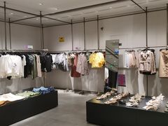 -URBAN REVIVO(欢乐海岸购物中心店)