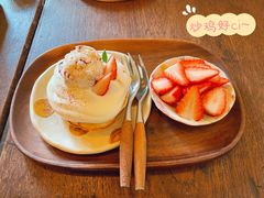 草莓松饼-春风十里咖啡馆
