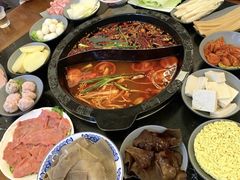 -重庆川渝肥妹火锅