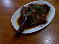 烧鸭腿-何太太馄饨面铺(大浒东苑店)