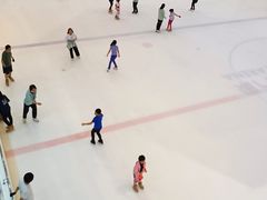 -冰纷万象滑冰场(深圳万象城店)