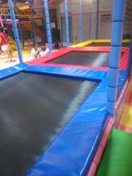 -兔子坡亲子儿童乐园(东方商厦店)