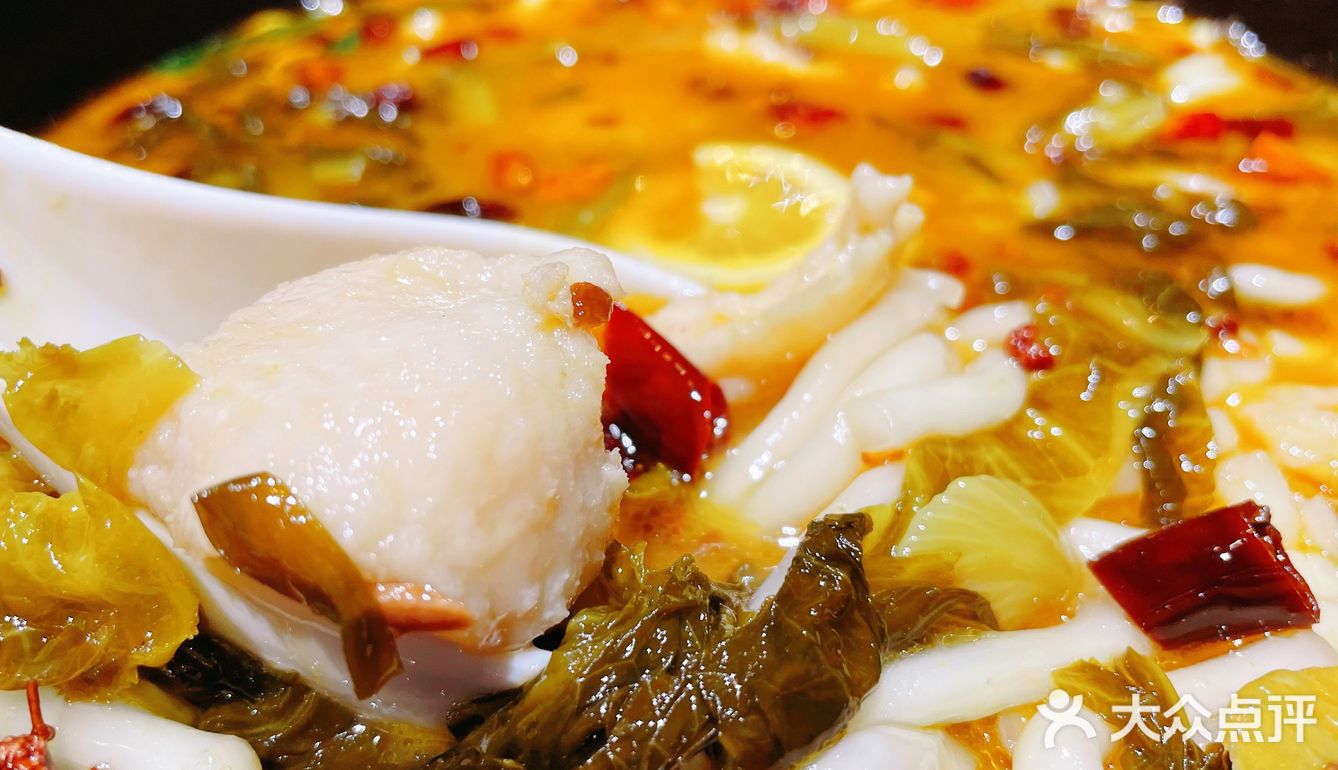 三亚美食探店：这家餐厅充满艺术氛围，连吃饭也变得文艺起来。