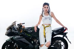 -onlygirl摄影美学馆高端定制(江滩店)