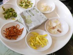 -桥香园云南过桥米线(金马碧鸡店)