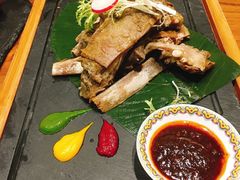 手抓羊排-敏珠拉姆藏餐·南京厨房(富春江东街店)