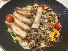 鸡肉牛油果藜麦沙拉（5月上新）-西堤牛排(南京龙江店)