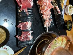 -果松木炭酸菜铜火锅·外婆参鸡汤