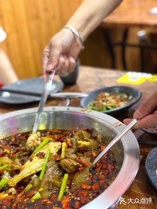 耗儿鱼蛙蛙叫·老成都火锅(蛇口海昌街店)香辣耗儿鱼图片