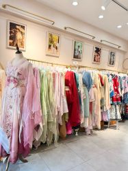 -一揽芳华汉服旗袍体验馆(拙政园店)