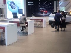 -TESLA 特斯拉(上海太古汇体验店)