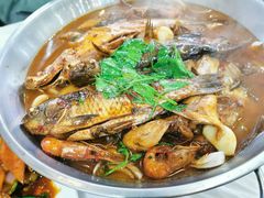 红烧杂鱼-溱湖八鲜菜馆