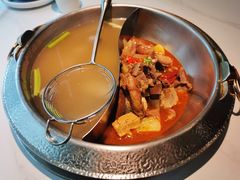 招牌牛腩鸳鸯锅-左庭右院鲜牛肉火锅(新梅广场店)