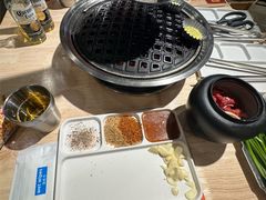 餐具摆设-霸腹烤肉(厦门柚子番店)