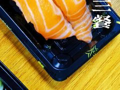 三文鱼手握寿司-鱼跃料理(步步高店)