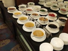 自助调料区-东方豪景花园酒店·怡景旋转餐厅