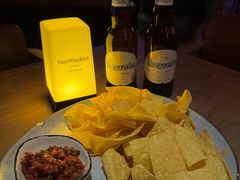 -FOUR PLAY BAR