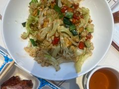 -阿瓦山寨·湘菜现炒·剁椒鱼头王(咸阳总店)