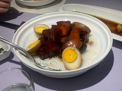 咸蛋茨菰红烧肉-屋里厢上海菜馆
