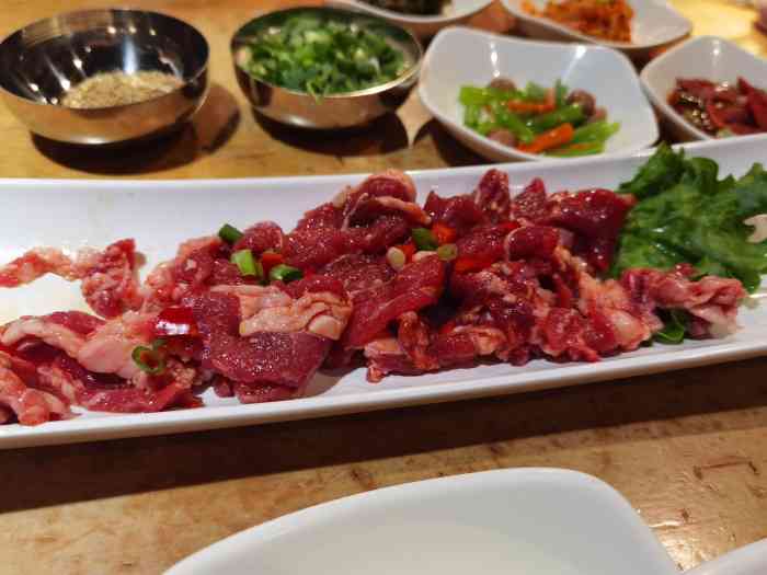 三千里烤肉馆(琥珀店)-"虽然三千里算是沈阳的老牌烤肉店,但印象里.