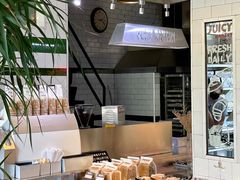 面包甜点陈列柜-Juicy Bakery(大学路店)