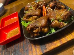 香辣烤猪蹄-雀舞云南菜(天津天河城购物中心店)