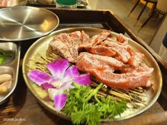 -围炉肉舍•炭烤活鳗•丹东海鲜烤肉(步行街店)