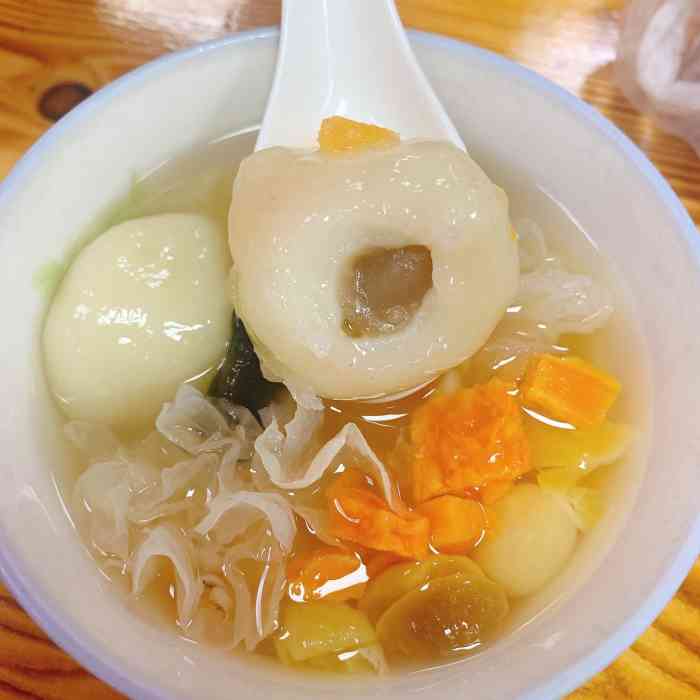 在胡荣泉吃了鸭母捻,感觉有点太太太太甜了,甜的齁…所以对这家印象不