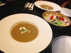 松露蘑菇奶油汤-C&R西班牙餐厅
