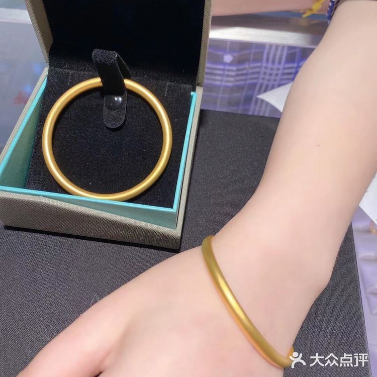 曼卡龙珠宝7月年度换新活动，太火爆了！