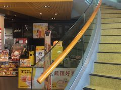 门面-麦当劳(展览路店)