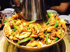 -沪小二炭火蛙锅(淮海中路美食不夜城店)